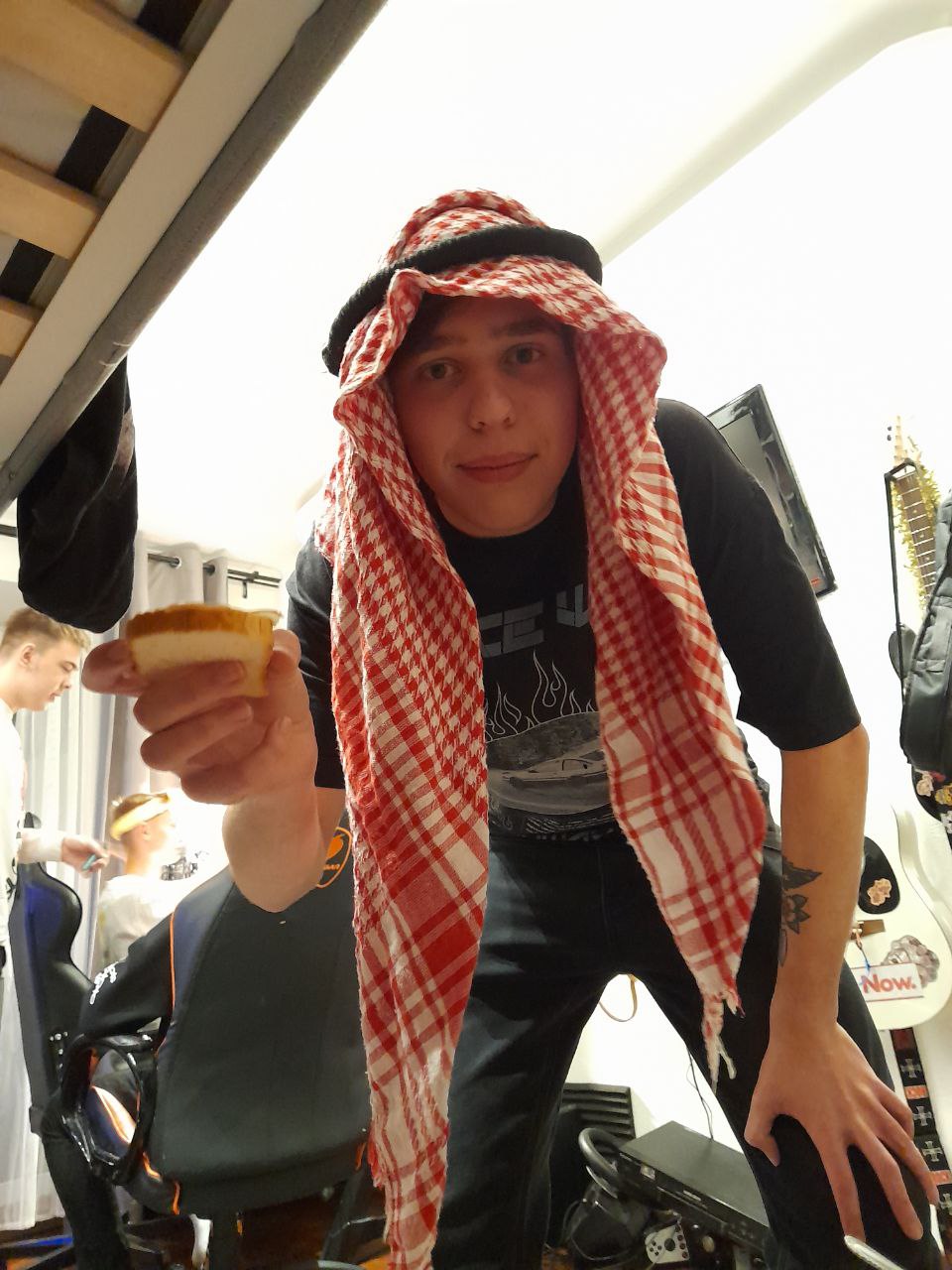 Че за мини бро